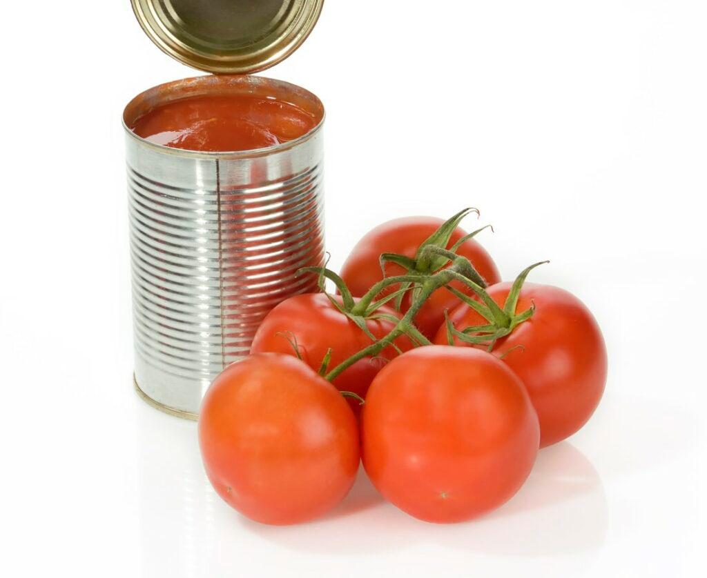 Canned tomato paste